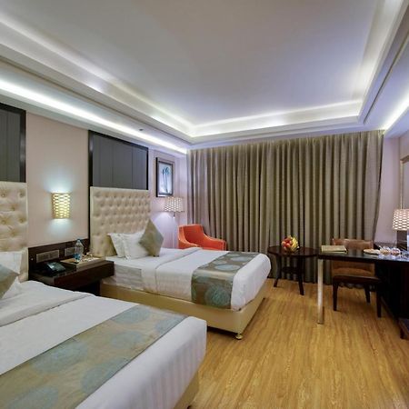 Om Clarks Inn Raebareli Esterno foto