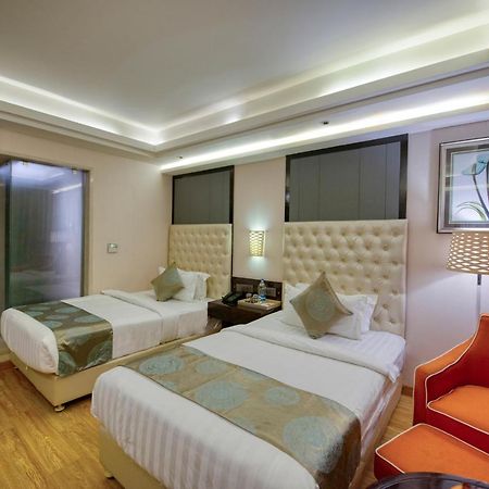 Om Clarks Inn Raebareli Esterno foto
