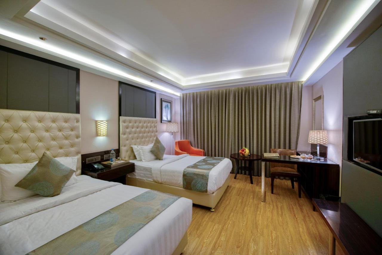 Om Clarks Inn Raebareli Esterno foto