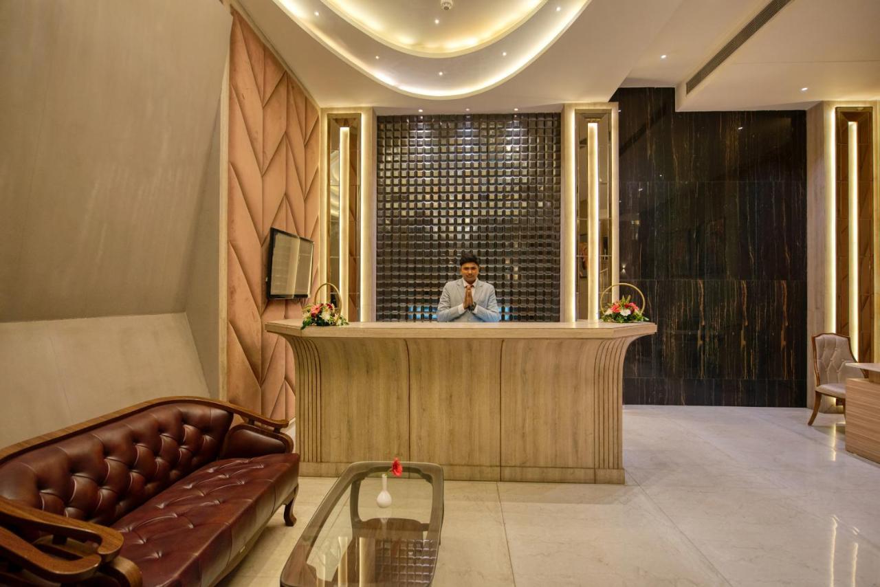 Om Clarks Inn Raebareli Esterno foto