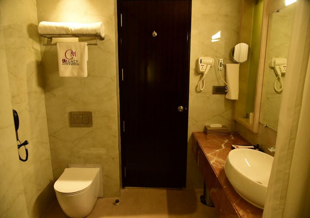 Om Clarks Inn Raebareli Esterno foto