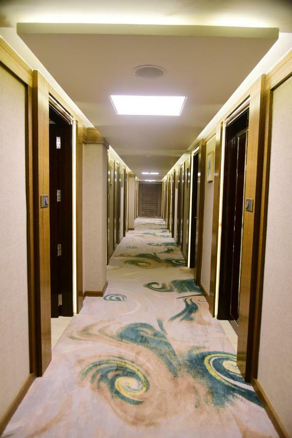 Om Clarks Inn Raebareli Esterno foto