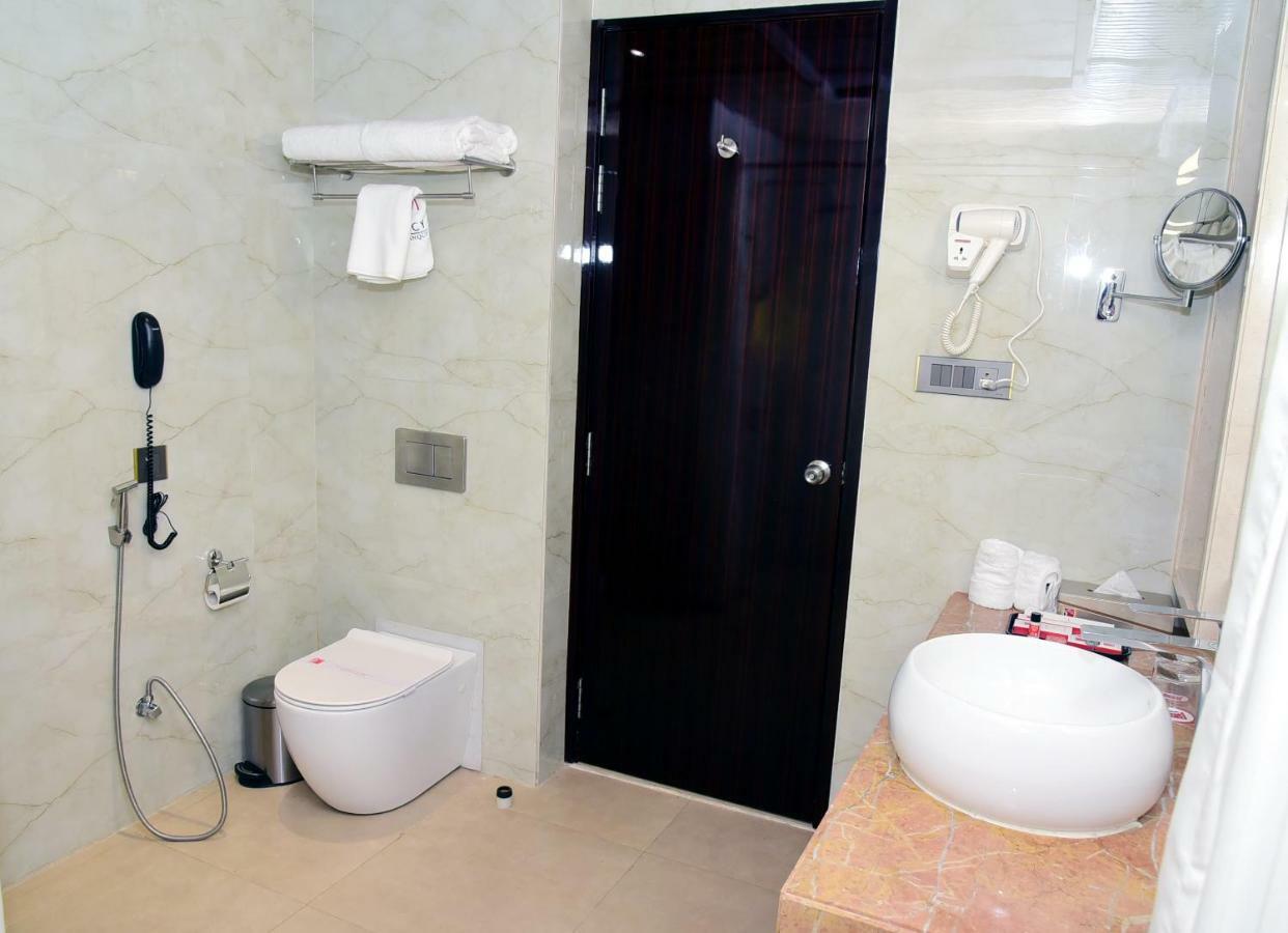 Om Clarks Inn Raebareli Esterno foto